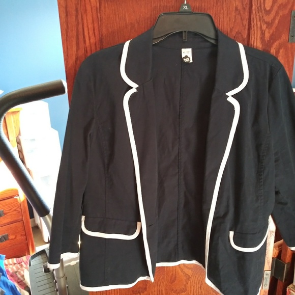 bp Jackets & Blazers - BP navy blue w/white trim cropped jacket size XL bp Jackets & Blazers - BP navy blue w/white trim cropped jacket size XL